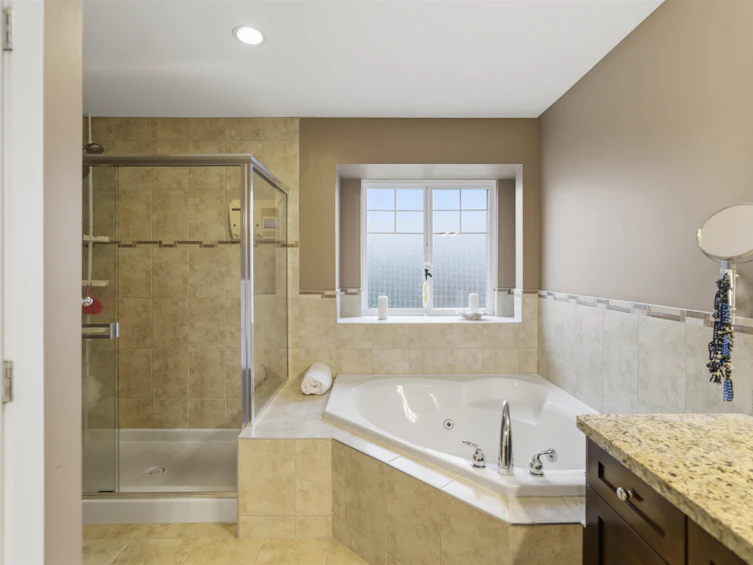 21195 83a Avenue, Langley, BC, V2Y 0C4 - 23