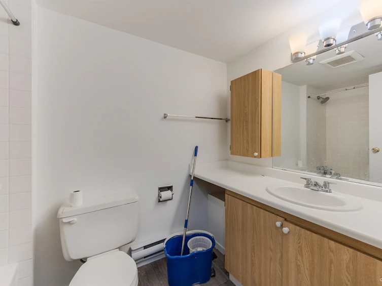 203-7162 133a Street, Surrey, BC, V3W 7Z9 - 10