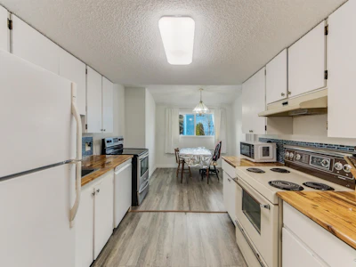 203-7162 133a Street - 5