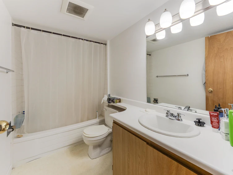 203-7162 133a Street, Surrey, BC, V3W 7Z9 - 8