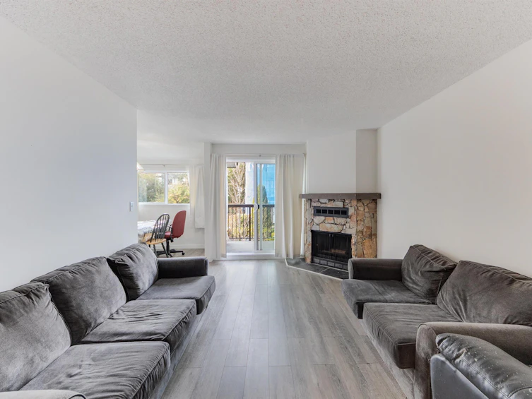 203-7162 133a Street, Surrey, BC, V3W 7Z9 - 2