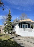 747 Cascade Crescent