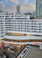 903 133 E Esplanade