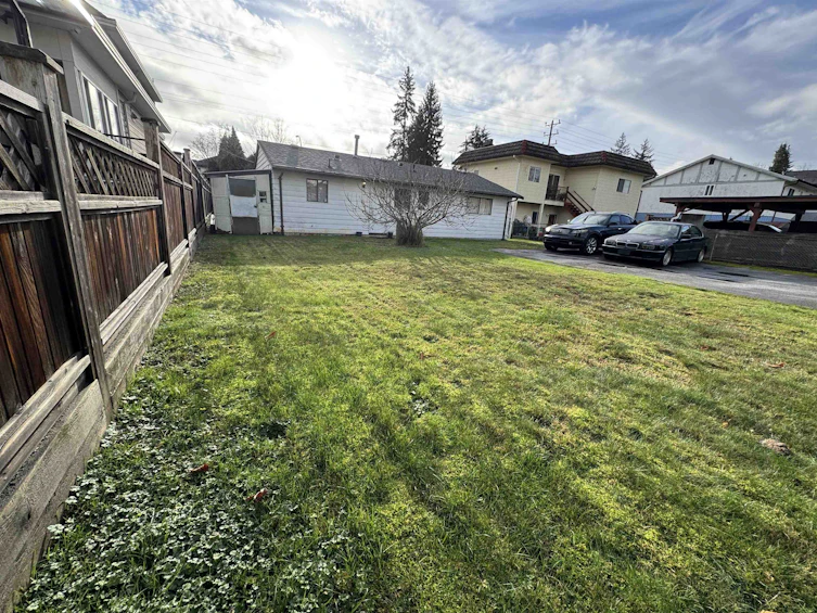 1103 Como Lake Avenue, Coquitlam, BC, V3J 3N9 - 6