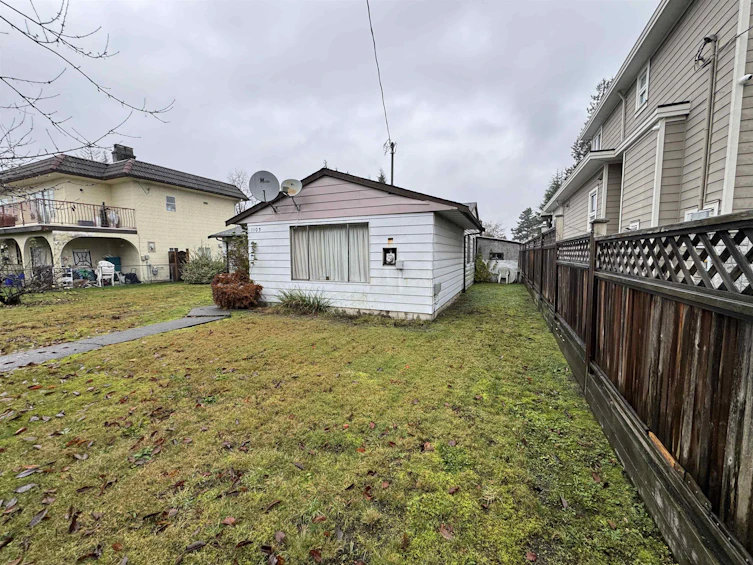 1103 Como Lake Avenue, Coquitlam, BC, V3J 3N9 - 5