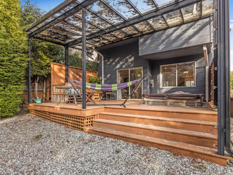 5853 Grousewoods Crescent, North Vancouver, BC, V7R 4V3 - 11