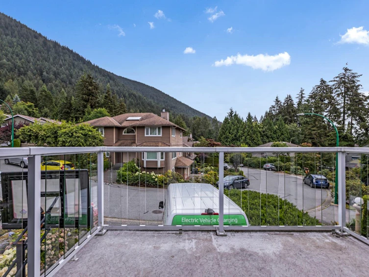 5853 Grousewoods Crescent, North Vancouver, BC, V7R 4V3 - 20