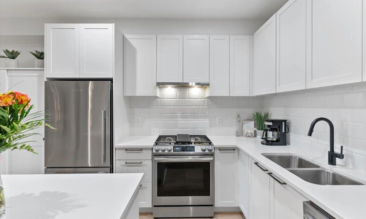309-5415 Brydon Crescent