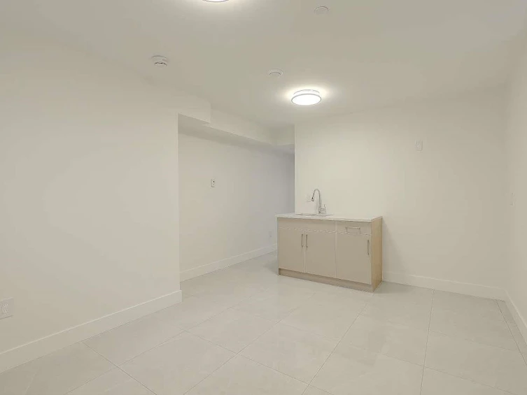 3073 E 3rd Avenue, Vancouver, BC, V5M 1H9 - 31