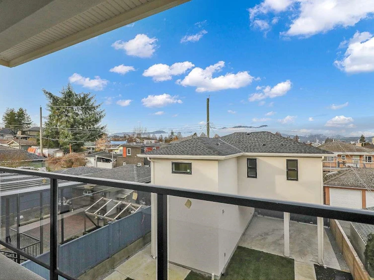 3073 E 3rd Avenue, Vancouver, BC, V5M 1H9 - 34