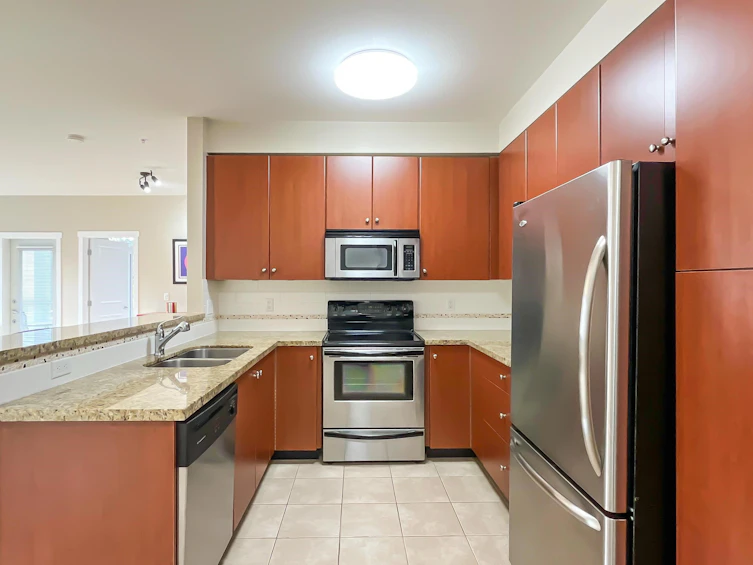 207-15299 17a Avenue, Surrey, BC, V4A 1V4 - 11