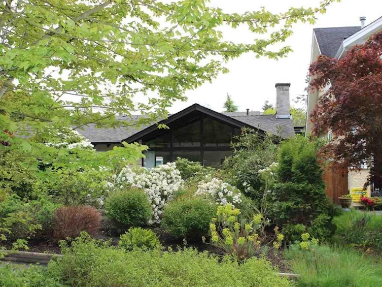 6042 Crown Street, Vancouver, BC, V6N 2B8