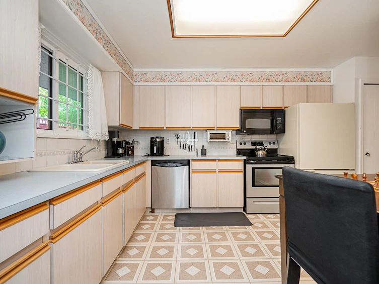 519-1350 Vidal Street, Surrey, BC, V4B 5G6 - 5