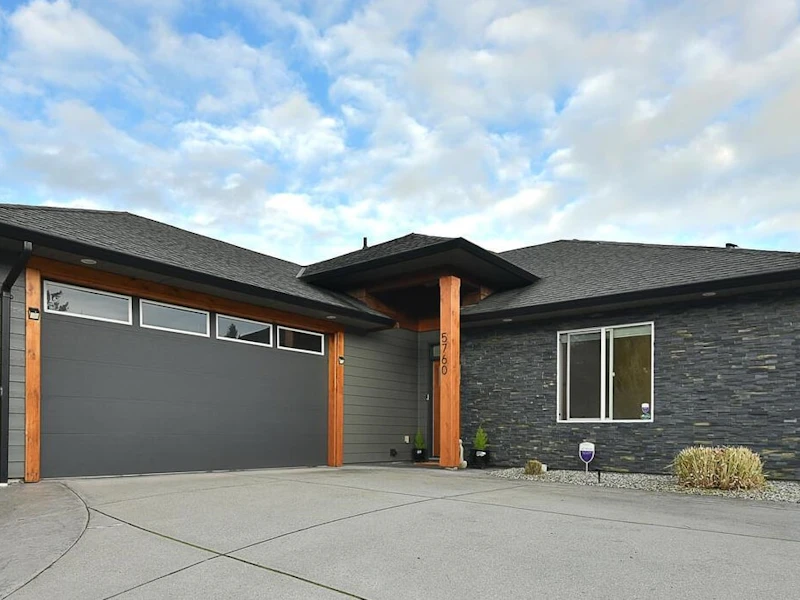 5760 Turnstone Drive, Sechelt BC