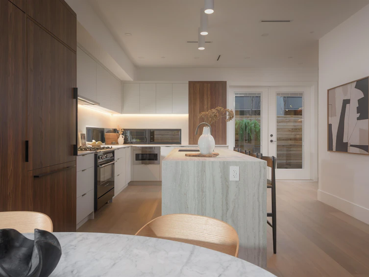 2-275 W 17th Avenue, Vancouver, BC, V5Y 1Z9 - 3