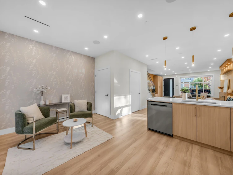 1-2705 E 3rd Avenue, Vancouver, BC, V5M 1H3 - 3
