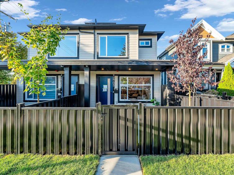 2-2705 E 3rd Avenue, Vancouver, BC, V5M 1H3 - 2