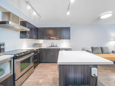 501-500 Royal Avenue - 3