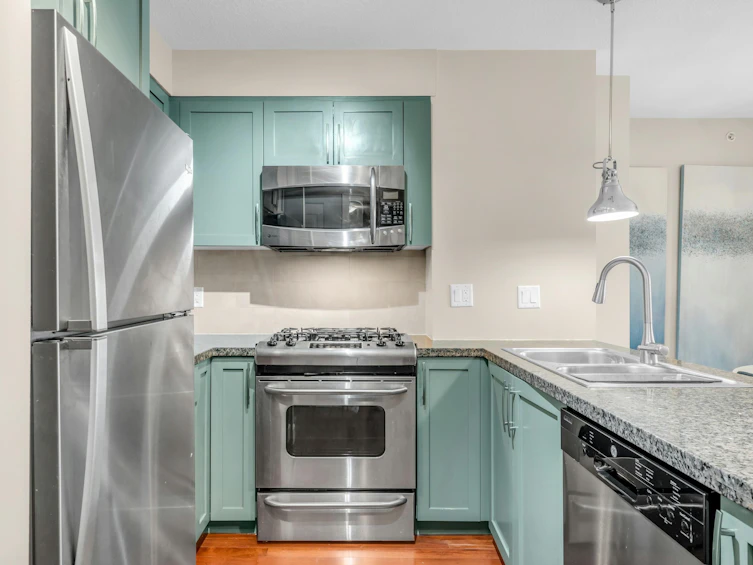 412-3811 Hastings Street, Burnaby, BC, V5C 6V2 - 5