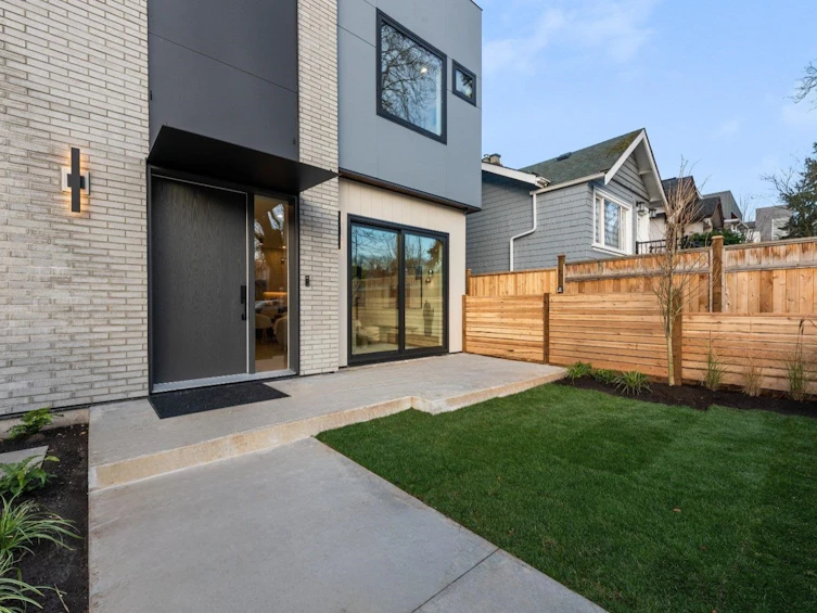 1-2635 W 12th Avenue, Vancouver, BC, V6K 2P4 - 2
