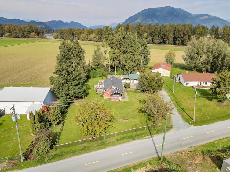 36113 Page Road, Abbotsford, BC, V3G 1P3 - 40