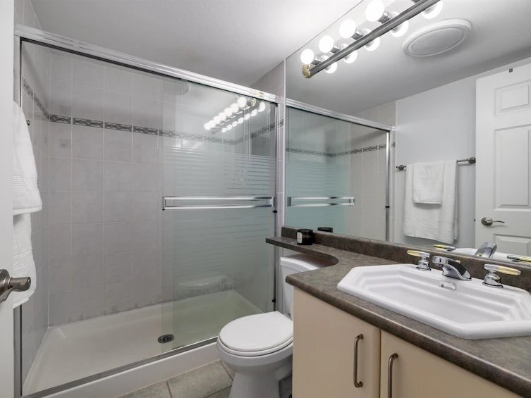 103-15325 17 Avenue, Surrey, BC, V4A 1T8 - 15