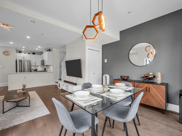 333 E 7th Avenue, Vancouver, BC, V5T 1M9 - 2