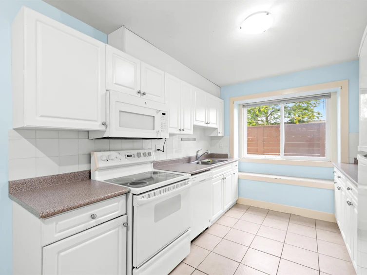 3806 Pine Street, Burnaby, BC, V5G 1Z2 - 18