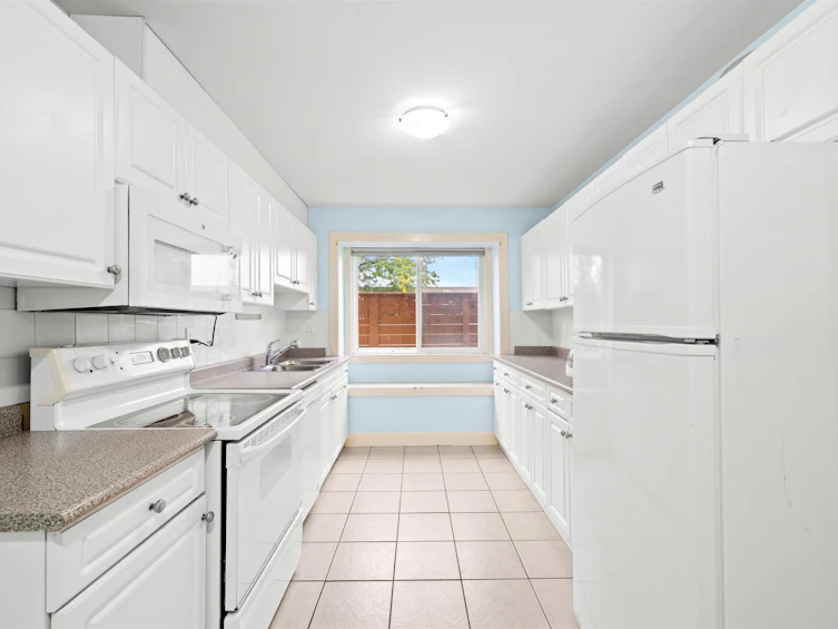 3806 Pine Street, Burnaby, BC, V5G 1Z2 - 19