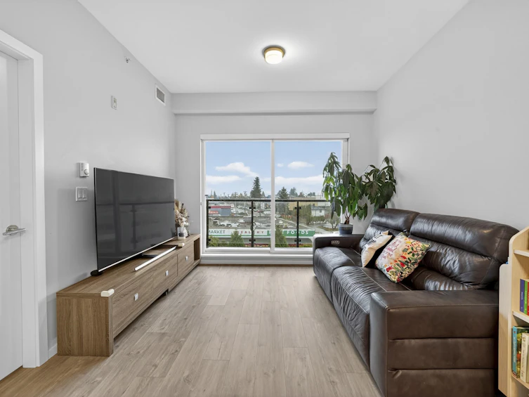 PH6-6283 Kingsway, Burnaby, BC, V5J 0H3 - 3