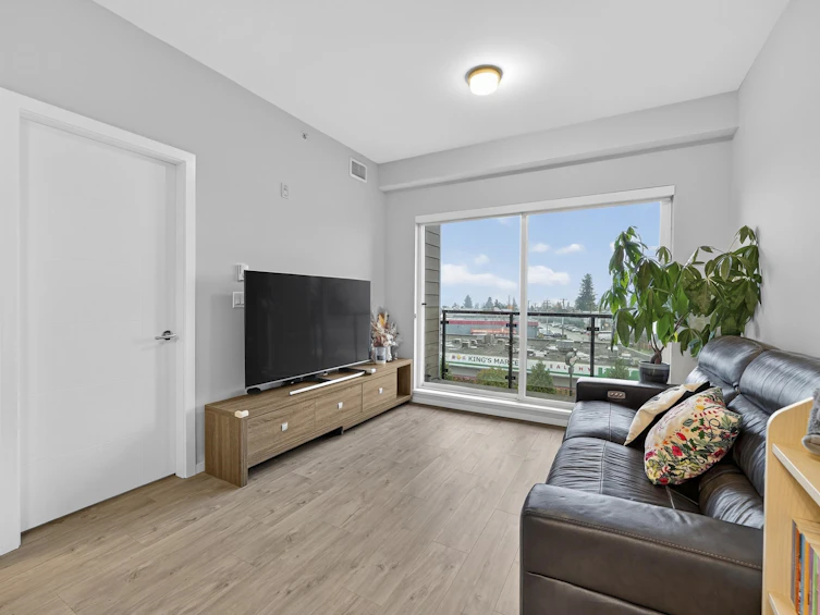 PH6-6283 Kingsway, Burnaby, BC, V5J 0H3 - 4