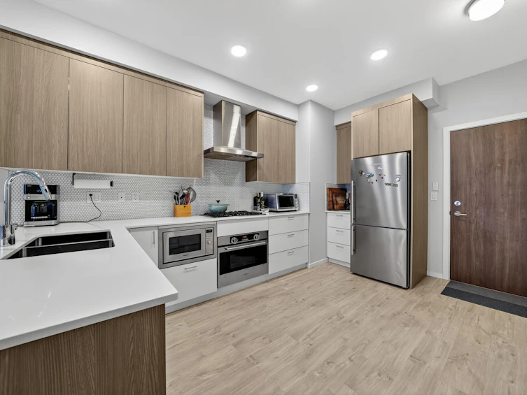 PH6-6283 Kingsway, Burnaby, BC, V5J 0H3 - 11