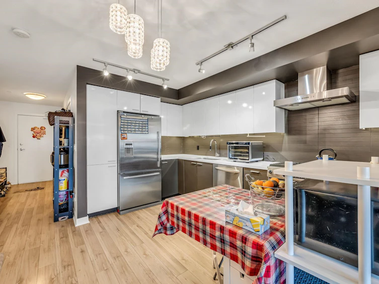 216-2888 E 2nd Avenue, Vancouver, BC, V5M 0B9 - 3