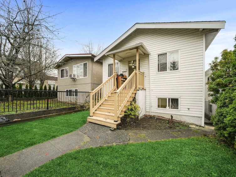 2316 Nanaimo Street, Vancouver, BC, V5N 5E3 - 3