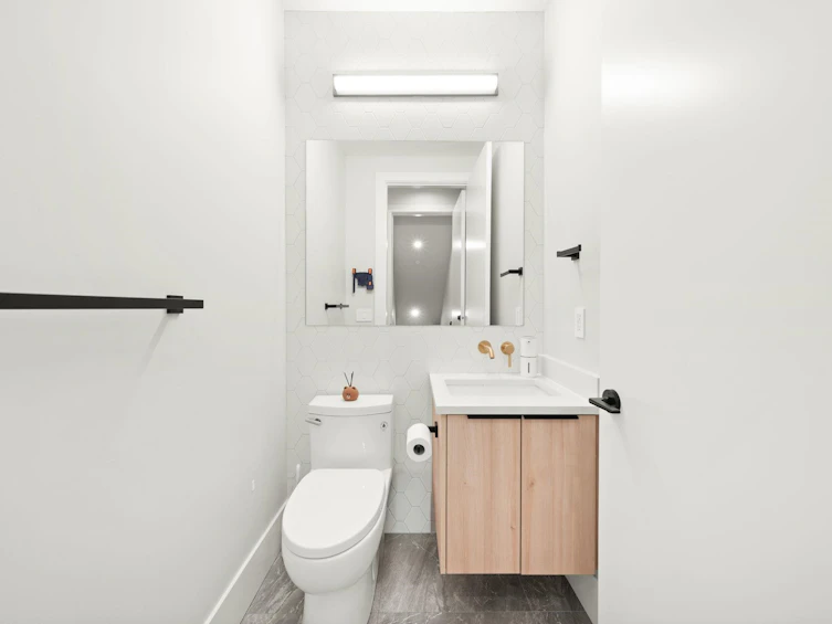 2815 W 19th Avenue, Vancouver, BC, V6L 1E4 - 11