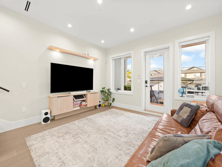 2815 W 19th Avenue, Vancouver, BC, V6L 1E4 - 5