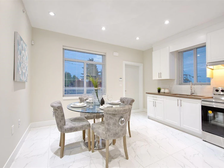 215 E 64th Avenue, Vancouver, BC, V5X 2M5 - 11