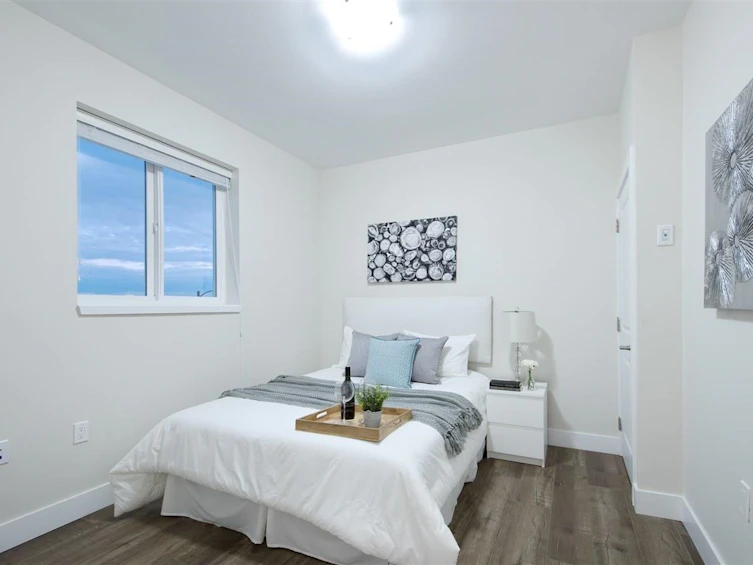 215 E 64th Avenue, Vancouver, BC, V5X 2M5 - 4