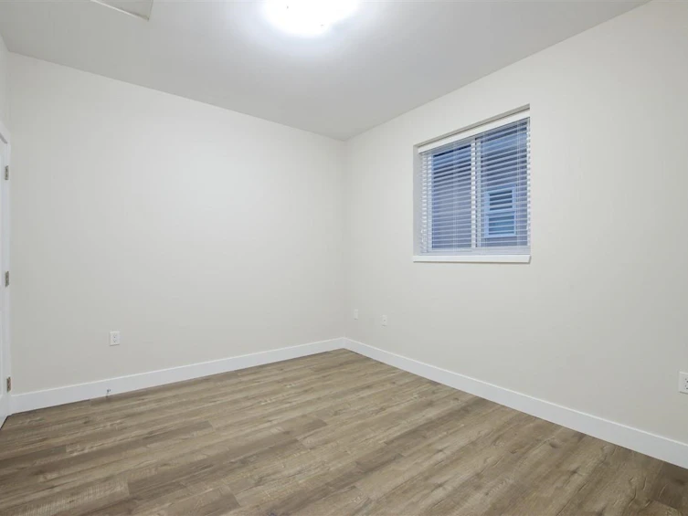 215 E 64th Avenue, Vancouver, BC, V5X 2M5 - 14
