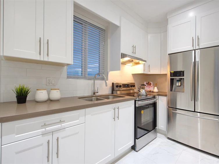 215 E 64th Avenue, Vancouver, BC, V5X 2M5 - 10