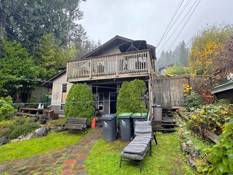 2071 Deep Cove Road, North Vancouver, BC, V7G 1S8