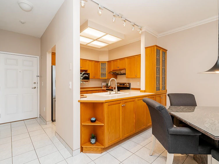 201-25 Richmond Street, New Westminster, BC, V3L 5P9 - 4