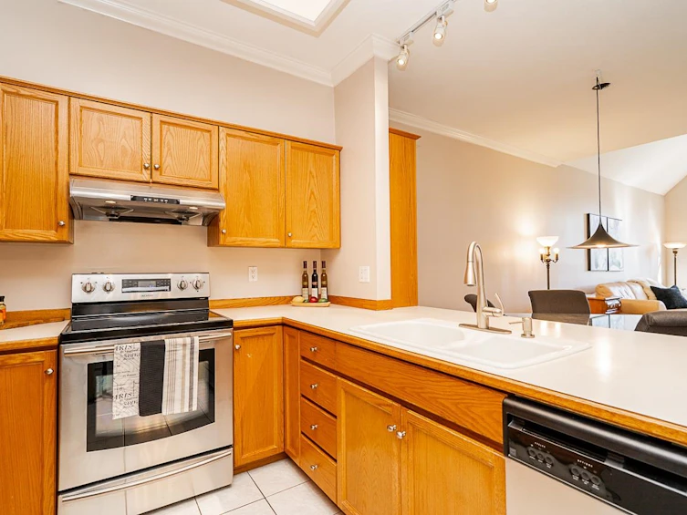 201-25 Richmond Street, New Westminster, BC, V3L 5P9 - 7
