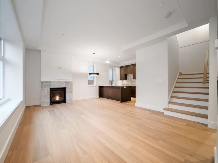 1138 E 26th Avenue, Vancouver, BC, V5V 2J7 - 8