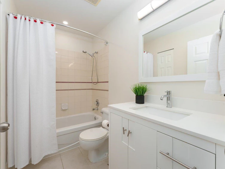 8804 Robins Court, Burnaby, BC, V5A 4K7 - 21