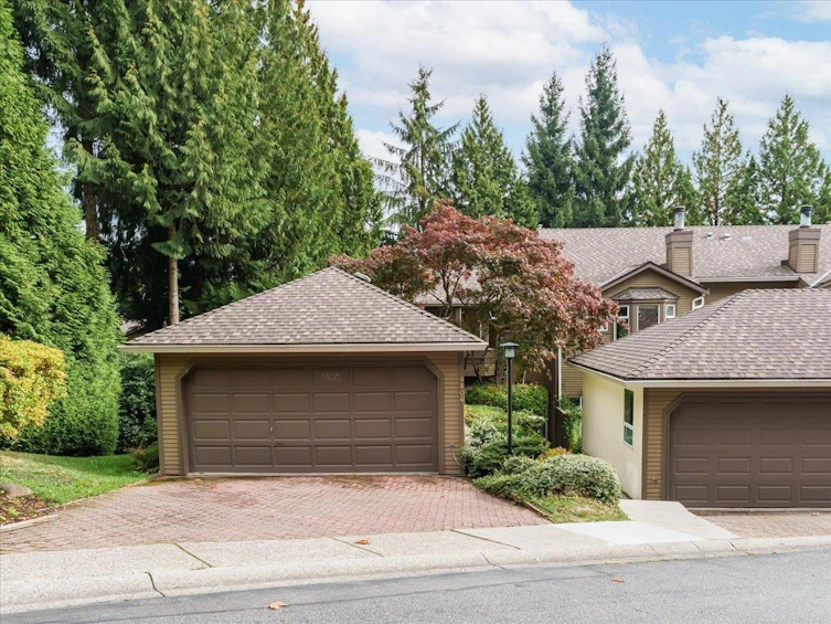 8804 Robins Court, Burnaby, BC, V5A 4K7 - 35