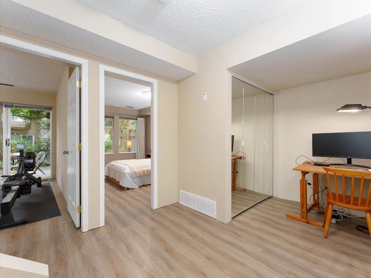 8804 Robins Court, Burnaby, BC, V5A 4K7 - 22