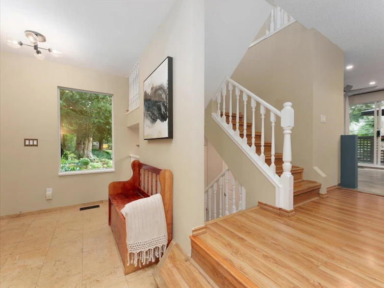 8804 Robins Court, Burnaby, BC, V5A 4K7 - 14