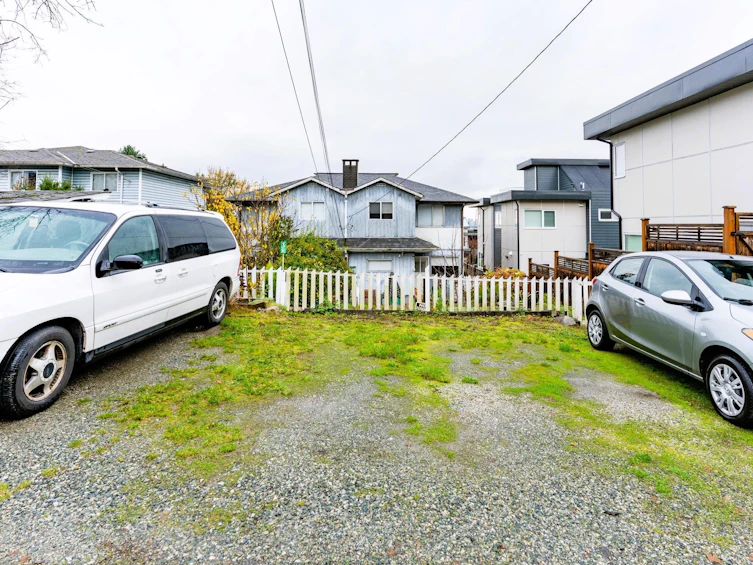 226-228 W 5th Street, North Vancouver, BC, V7M 1K1 - 6
