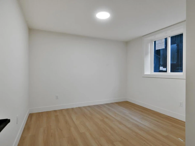 32905 3 Avenue, Mission, BC, V2V 1N2 - 31